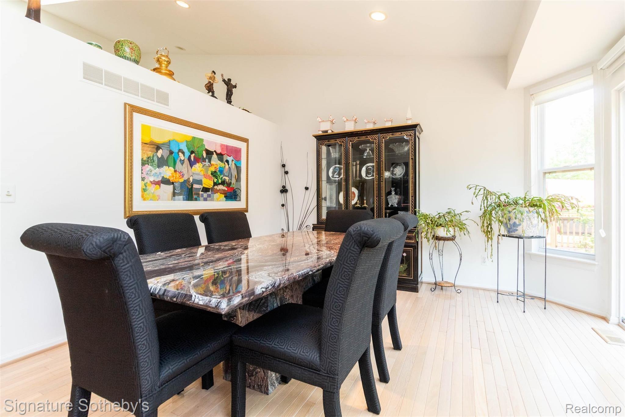 5263 Simpson Lake Road West Bloomfield, MI 48323 - Photo 10 of 30 interior (8).jpg