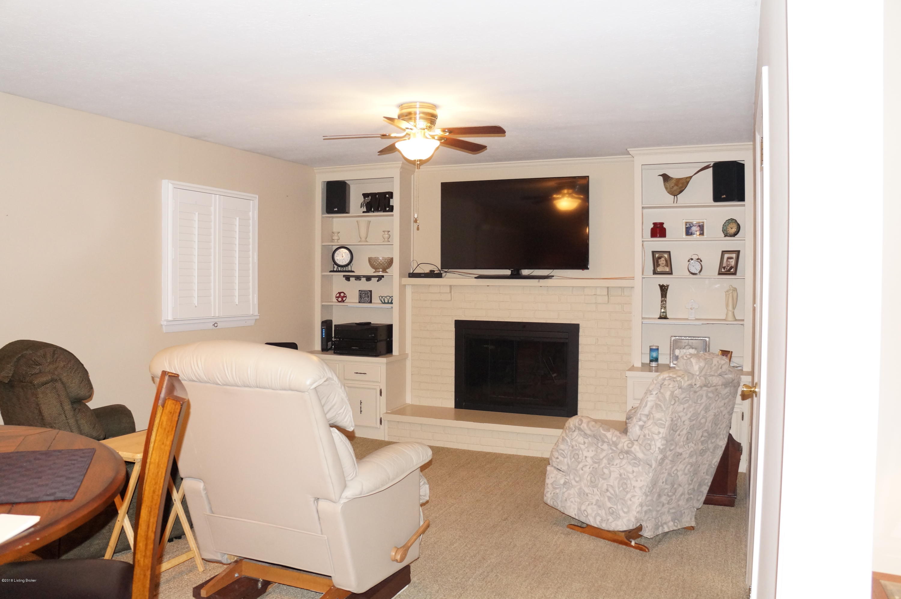 3502 Locklee Road Louisville, KY 40214 - Photo 9 of 16 DSC00402