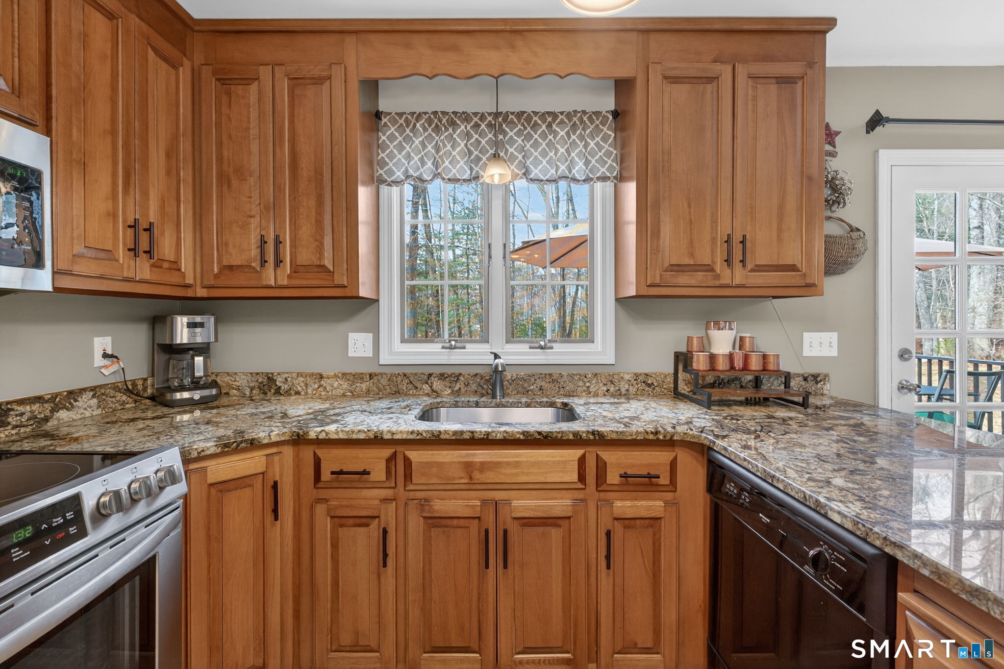 109 Sam Green Road Coventry, CT 06238 - Photo 8 of 40