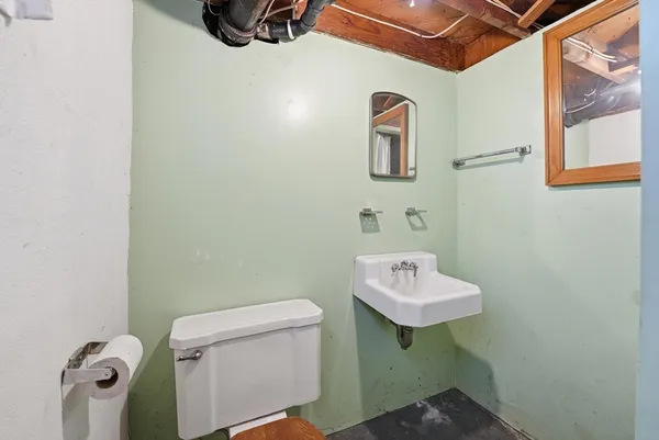 $379,900 | 79 Woodlawn Street, Chicopee, MA 01020