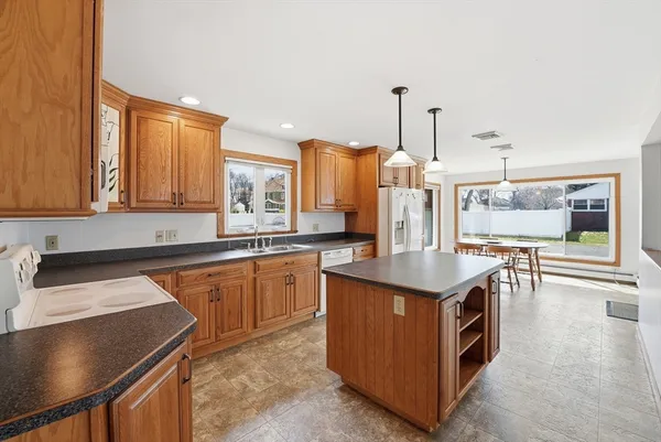 $379,900 | 79 Woodlawn Street, Chicopee, MA 01020