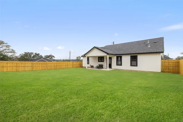 a house view with outdoor space