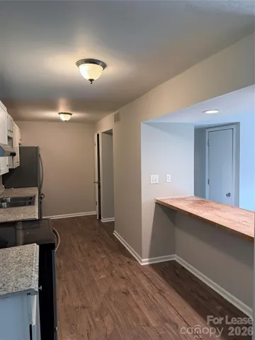 $1,150 | 702 Farmhurst Drive, Unit G, Charlotte, NC 28217