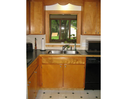 214 Glendale Road Amherst, MA 01002 - Photo 5 of 10 Gallery Image 5