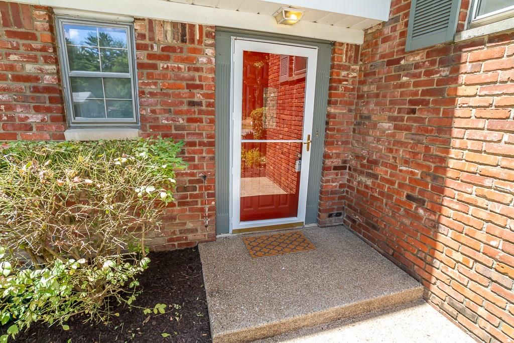 8022 Taunton Road Indianapolis, IN 46260 - Photo 3 of 46 Gallery Image 3