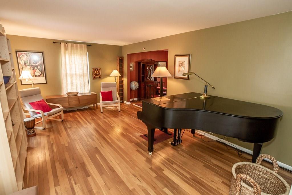 8022 Taunton Road Indianapolis, IN 46260 - Photo 4 of 46 Gallery Image 4