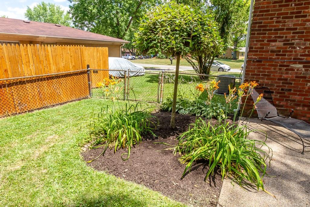8022 Taunton Road Indianapolis, IN 46260 - Photo 41 of 46 Gallery Image 41