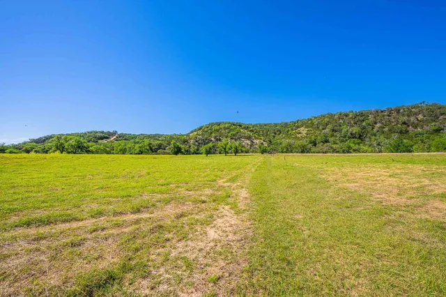 $7,400,000 | 161 East Flach Road, Comfort, TX 78013