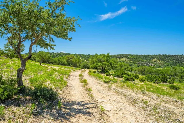 $7,400,000 | 161 East Flach Road, Comfort, TX 78013