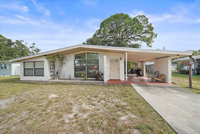 $320,000 | 2150 Schwalbe Way, Sarasota, FL 34235