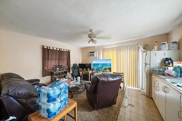 $320,000 | 2150 Schwalbe Way, Sarasota, FL 34235