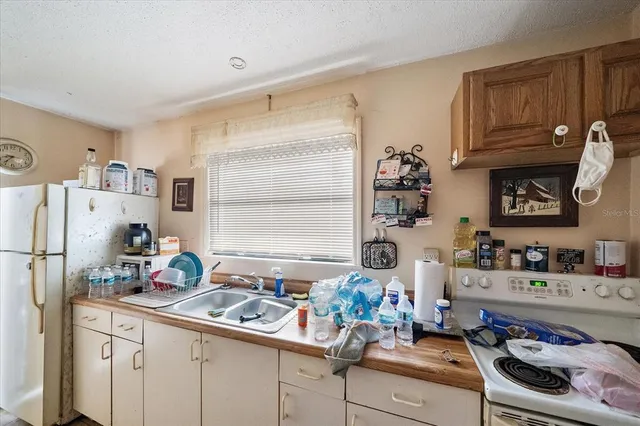 $320,000 | 2150 Schwalbe Way, Sarasota, FL 34235