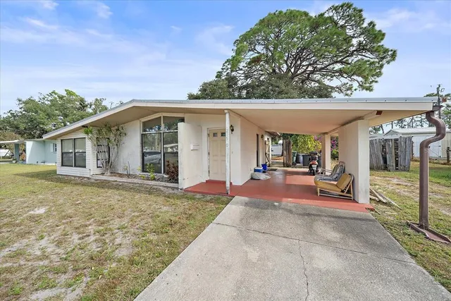 $320,000 | 2150 Schwalbe Way, Sarasota, FL 34235