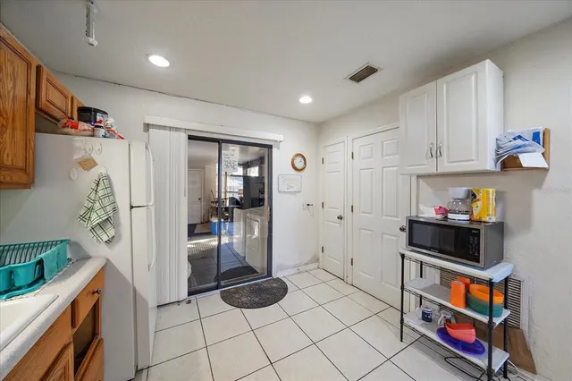 $320,000 | 2150 Schwalbe Way, Sarasota, FL 34235