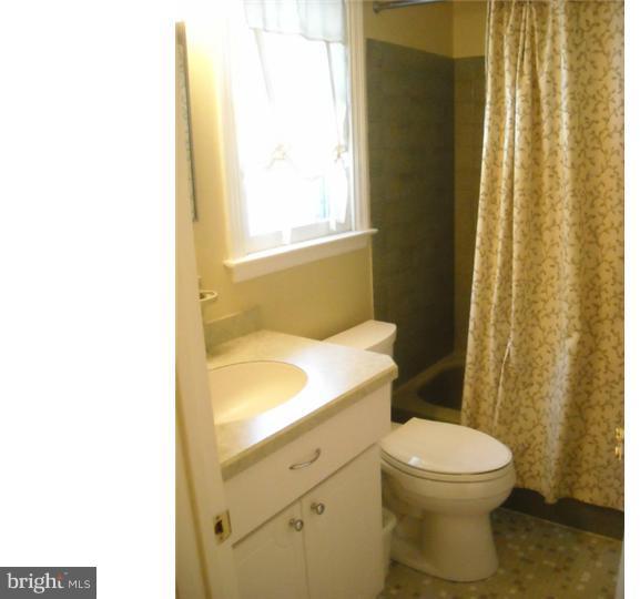 2 Chadd Road Newark, DE 19711 - Photo 20 of 22 Bathroom