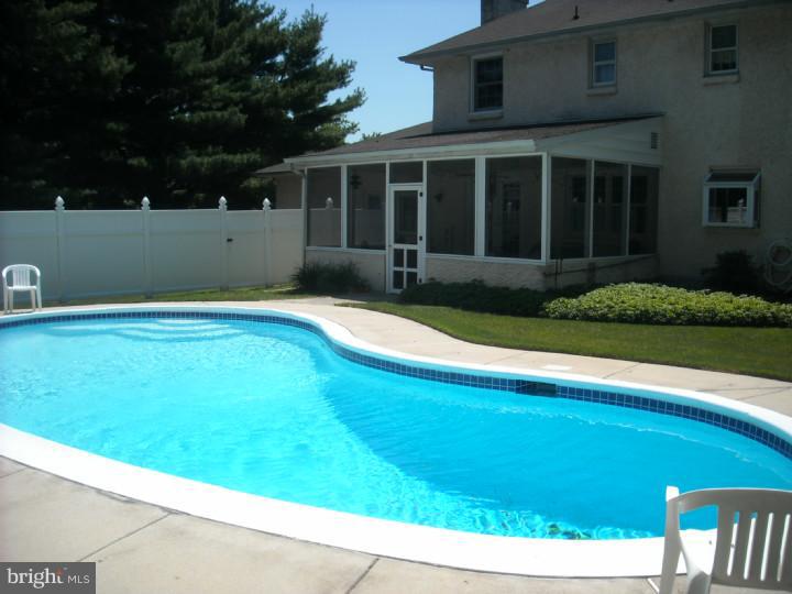 2 Chadd Road Newark, DE 19711 - Photo 5 of 22 Pool