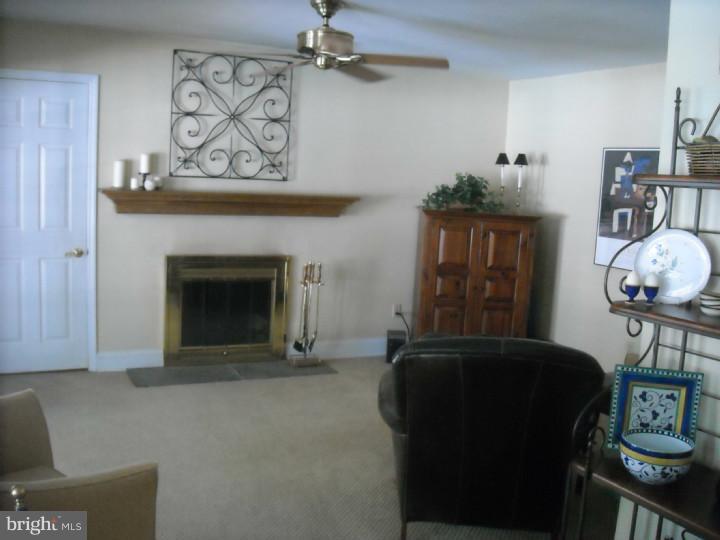 2 Chadd Road Newark, DE 19711 - Photo 6 of 22 Family Room
