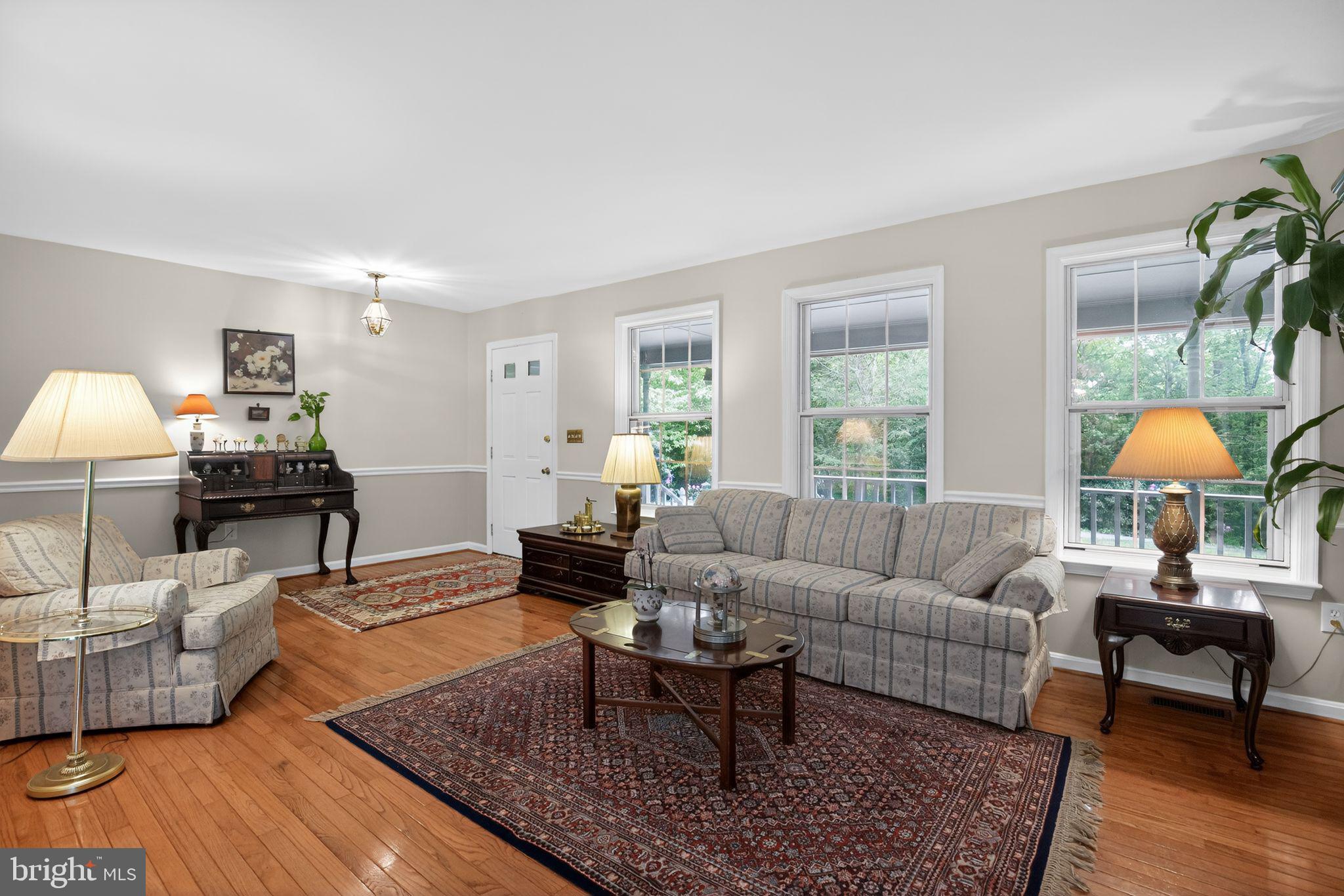 960 Dalrymple Road Sunderland, MD 20689 - Photo 10 of 51 Living Room