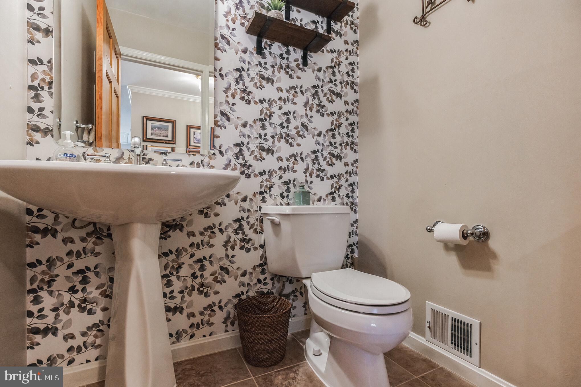 10401 3 Doctors Road Dunkirk, MD 20754 - Photo 18 of 45 Powder Room