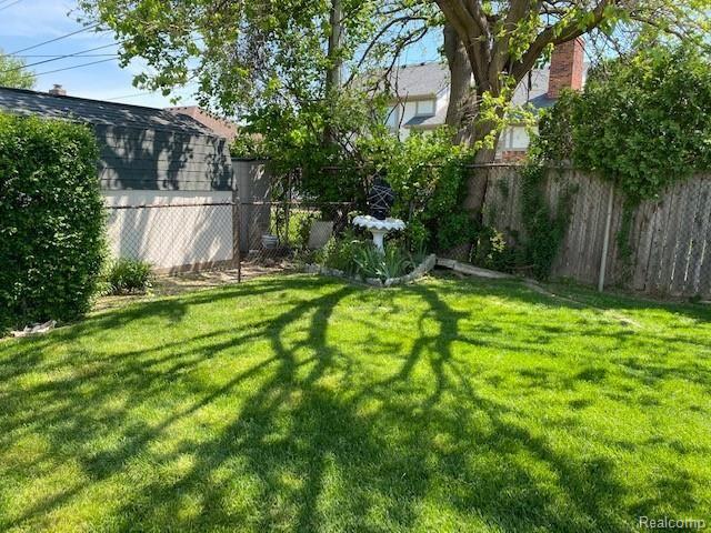 34332 Greentrees Road Sterling Heights, MI 48312 - Photo 21 of 52 IMG_1445.jpg