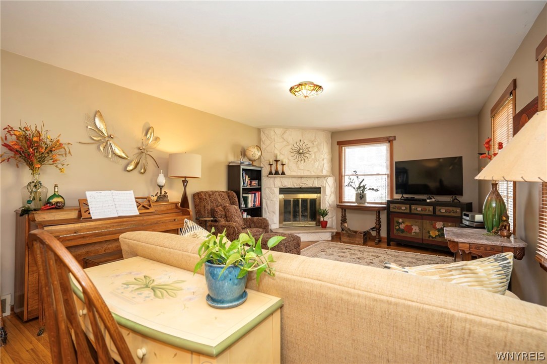 3373 Old Lakeview Road Hamburg, NY 14075 - Photo 4 of 40