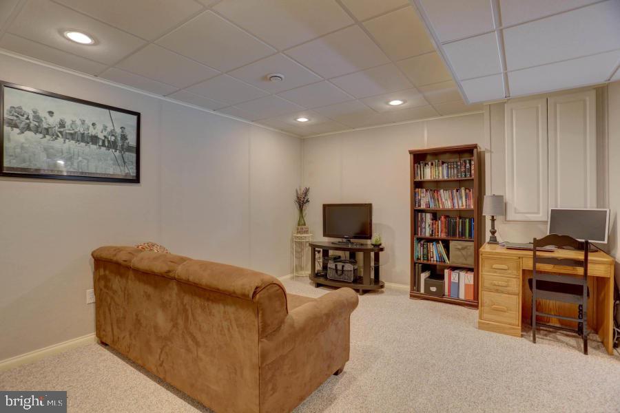 17 Tupelo Street Lititz, PA 17543 - Photo 12 of 25