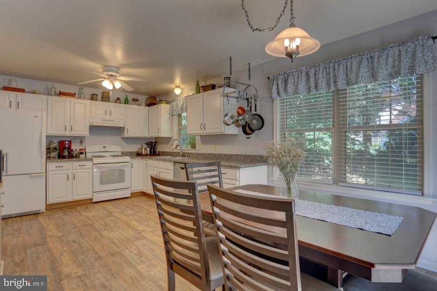 17 Tupelo Street Lititz, PA 17543 - Photo 5 of 25