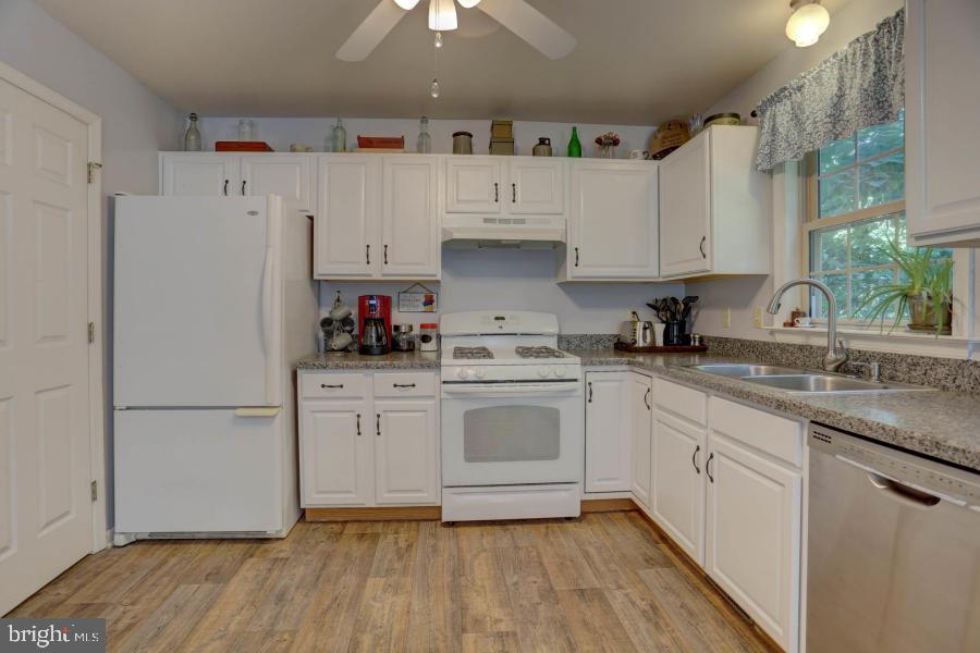 17 Tupelo Street Lititz, PA 17543 - Photo 7 of 25