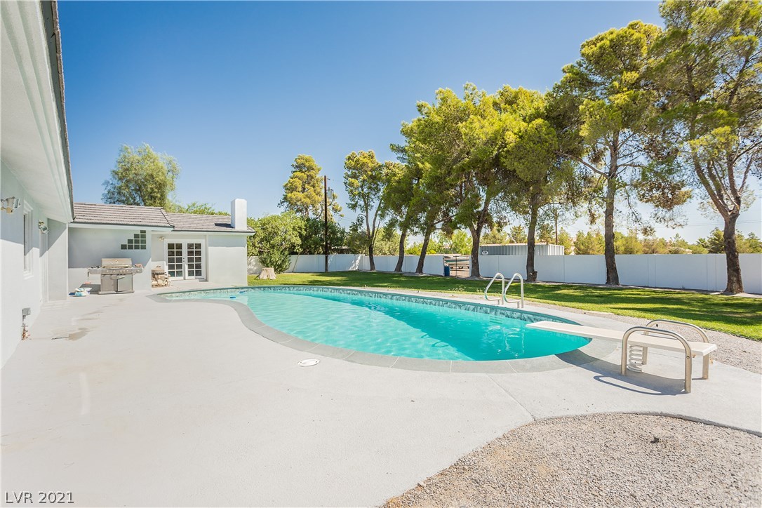 8680 Rancho Destino Road Las Vegas, NV 89123 - Photo 4 of 37 Gallery Image 4