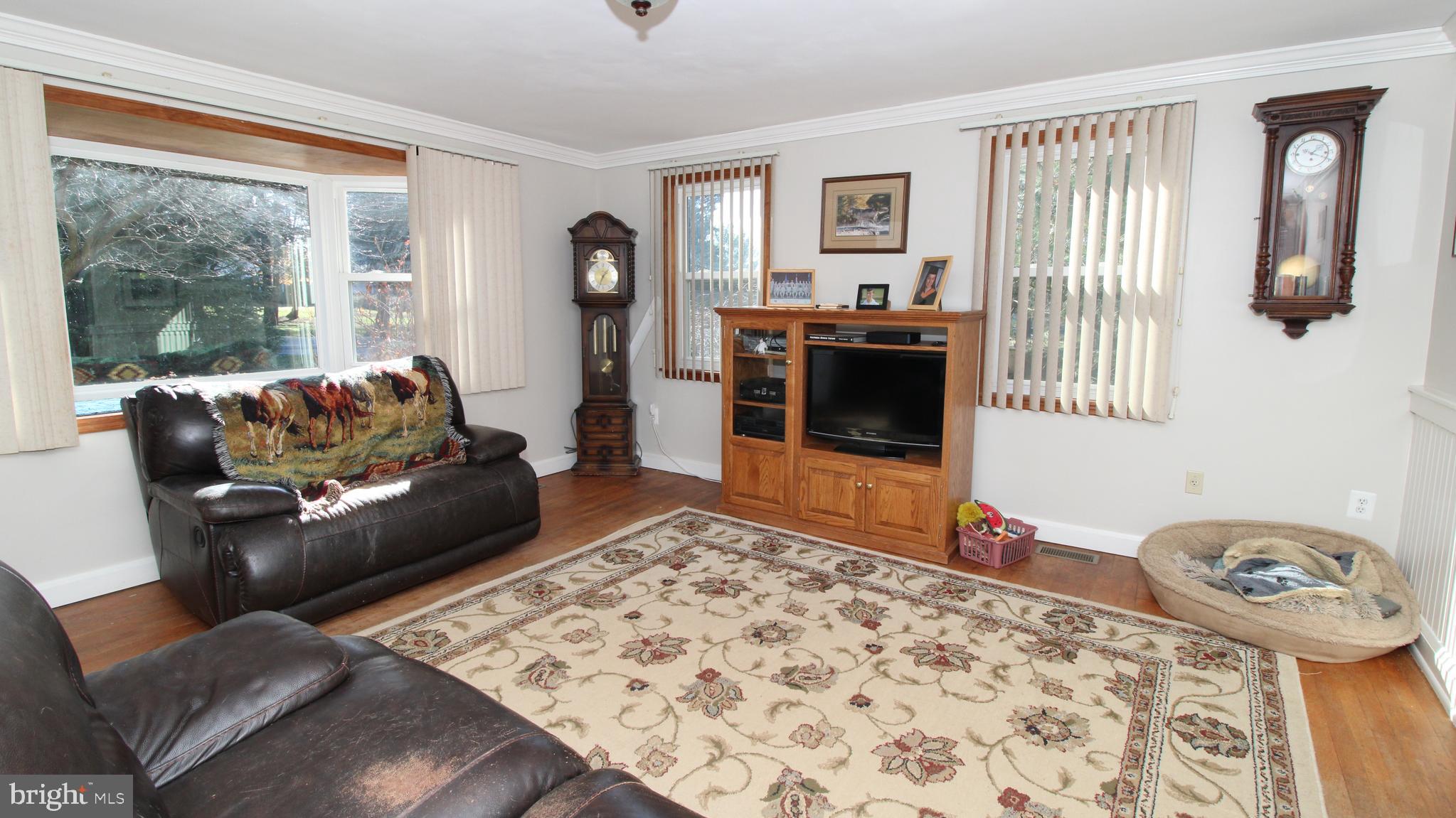 2728 Bird View Road Westminster, MD 21157 - Photo 9 of 31 2728 Birdview Dr - Living Room