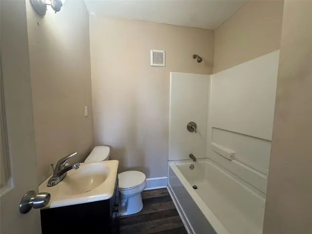 $1,300 | 198 Court Street, Unit 10, Binghamton, NY 13901