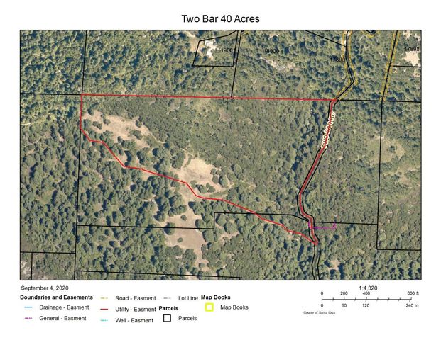 a view of yard with green space