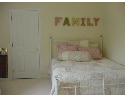 72 Mohawk Road Raynham, MA 02767 - Photo 13 of 22 Gallery Image 13