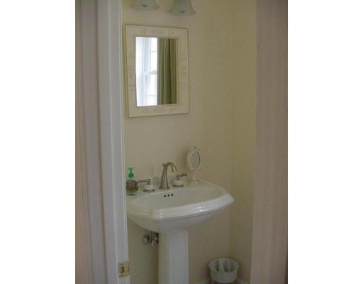 72 Mohawk Road Raynham, MA 02767 - Photo 9 of 22 Gallery Image 9