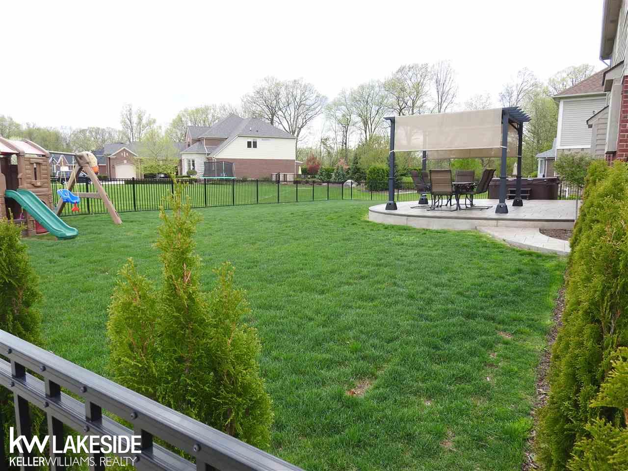 22494 Brantingham Road Macomb, MI 48044 - Photo 37 of 43