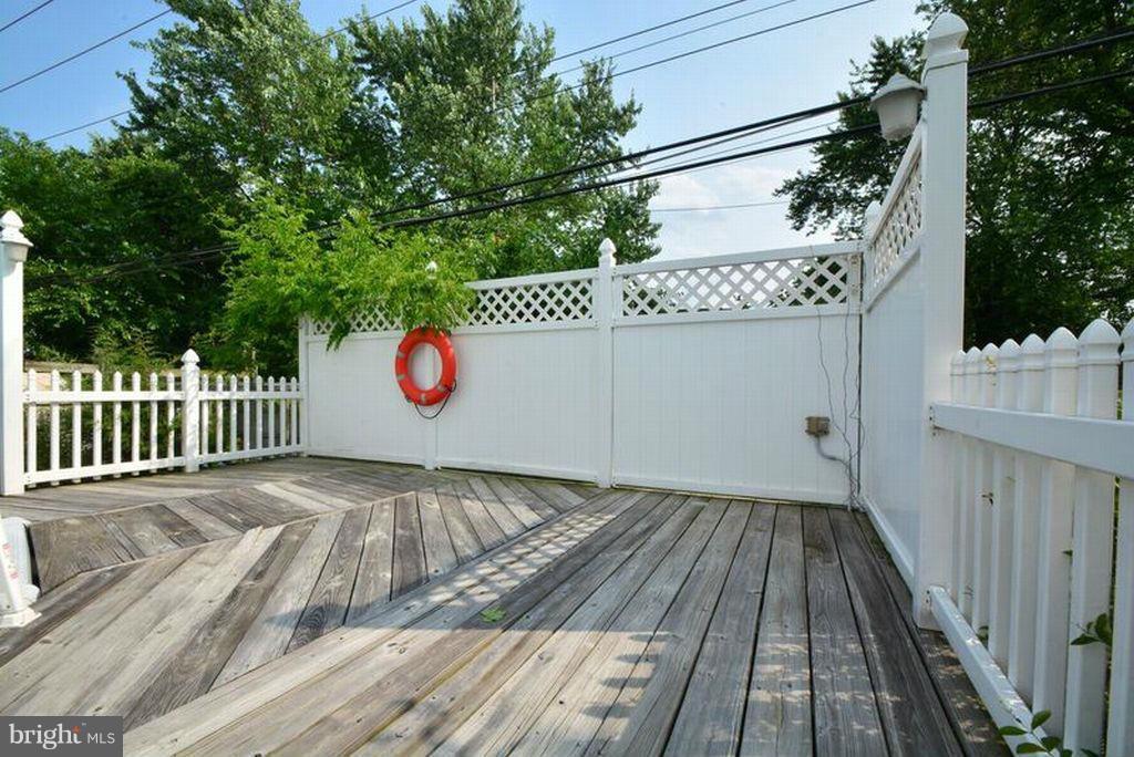 3134 Baybriar Road Baltimore, MD 21222 - Photo 9 of 30 Exterior (Rear)