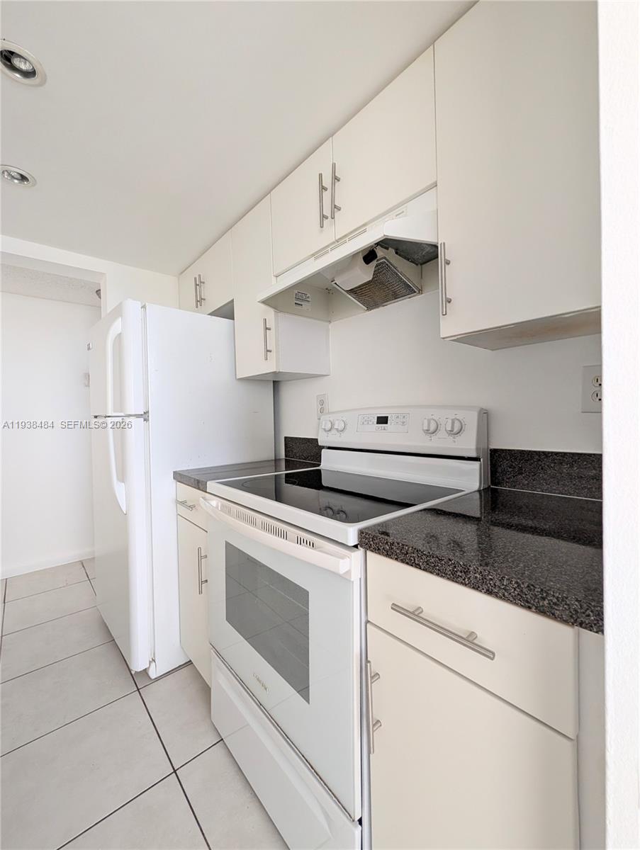 8255 Southwest 152nd Avenue, Unit E PH4 Miami, FL 33193 - Photo 22 of 44