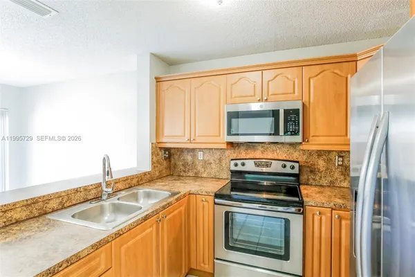 $2,735 | 13921 Southwest 173rd Terrace, Miami, FL 33177