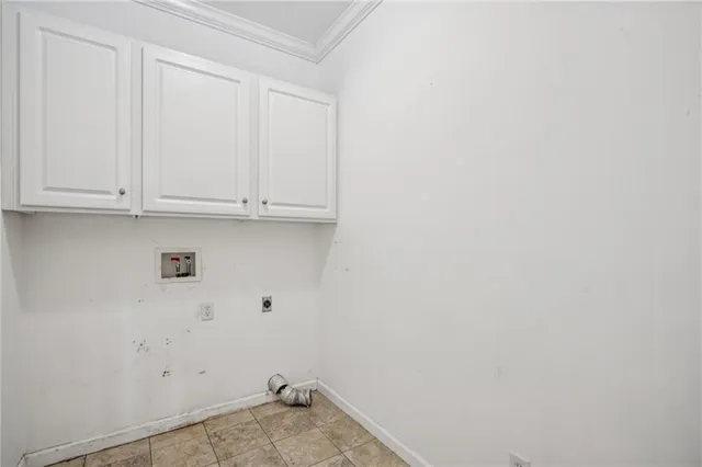 a view of empty room with windows