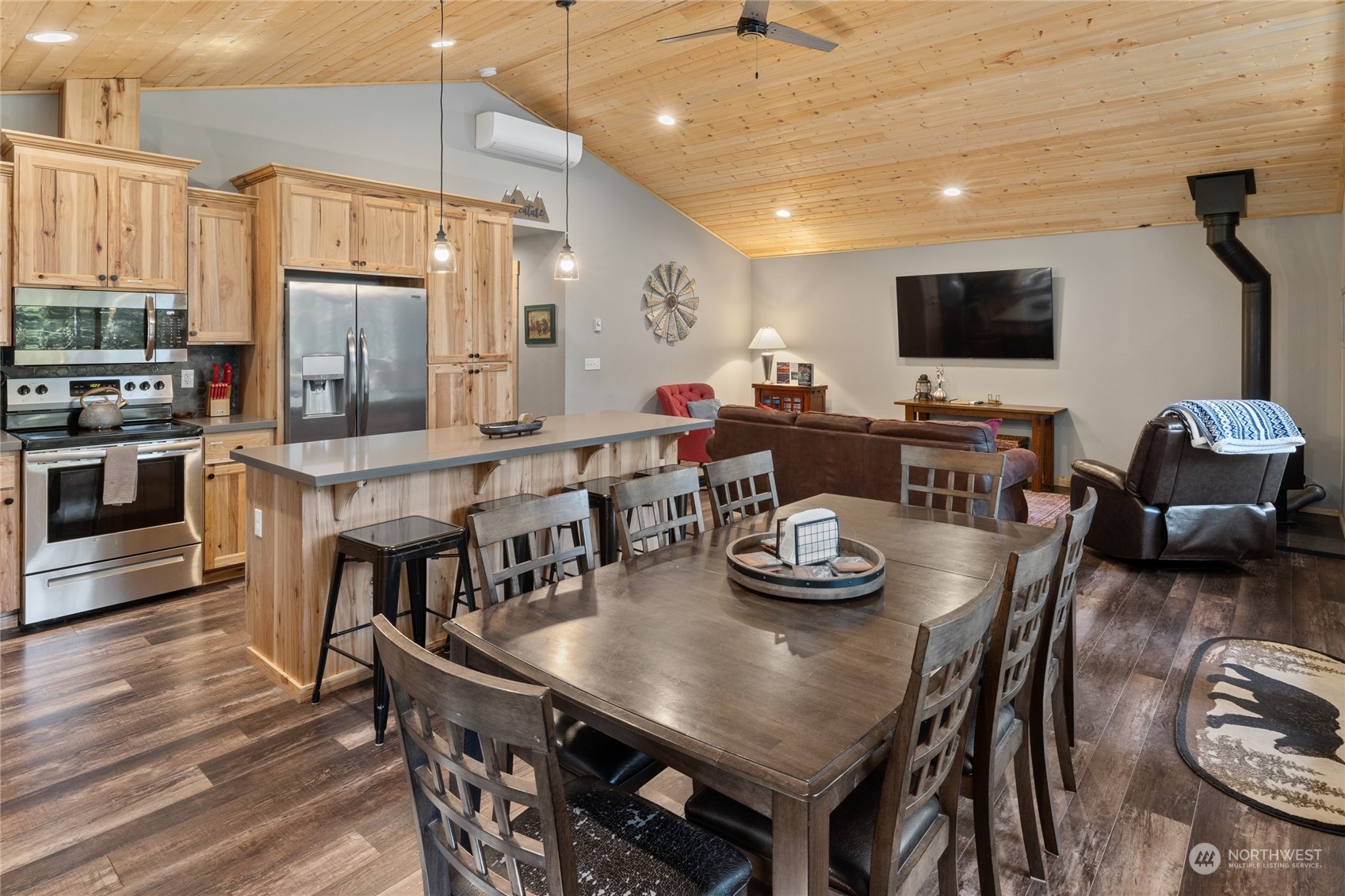 230 Easy Street Ronald, WA 98940 - Photo 16 of 40 a view of a dining room with furniture