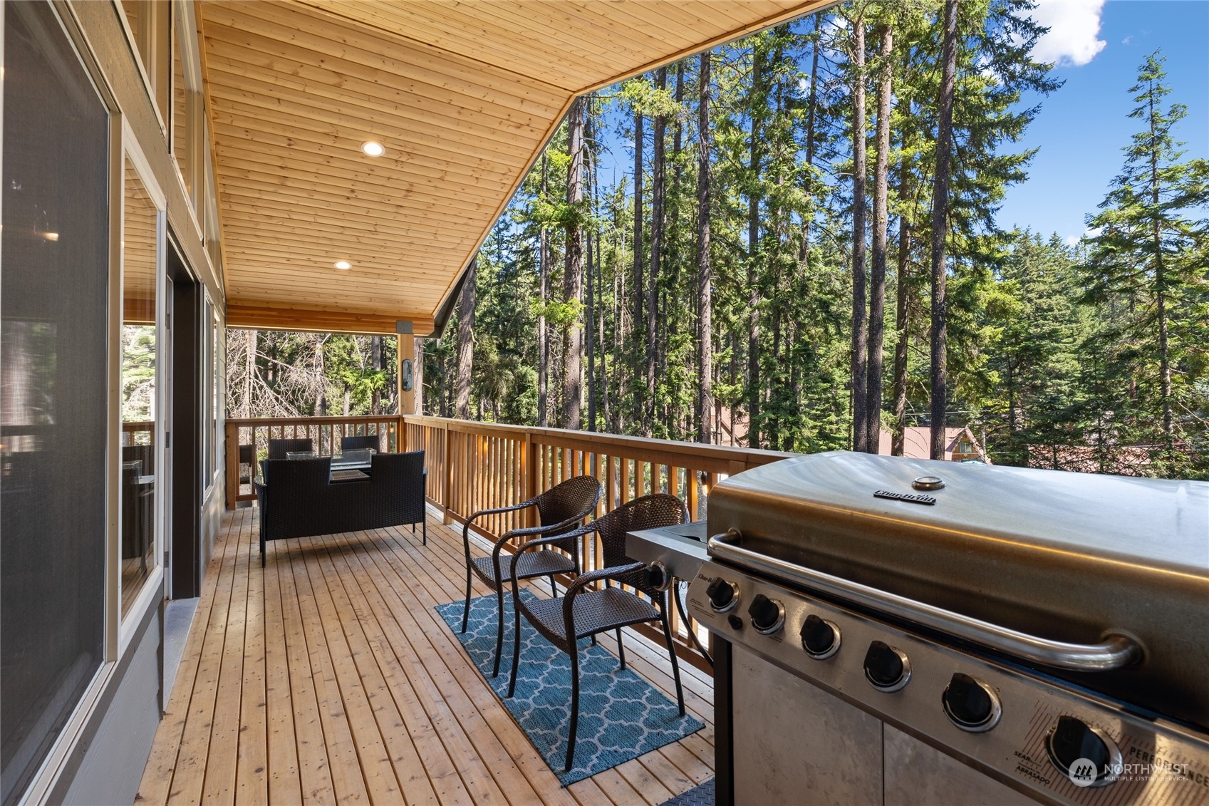 230 Easy Street Ronald, WA 98940 - Photo 24 of 40 a view of a balcony with chairs