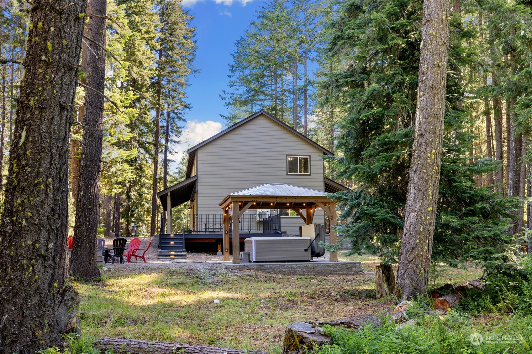 230 Easy Street Ronald, WA 98940 - Photo 5 of 40 a view of a house with swimming pool and sitting area
