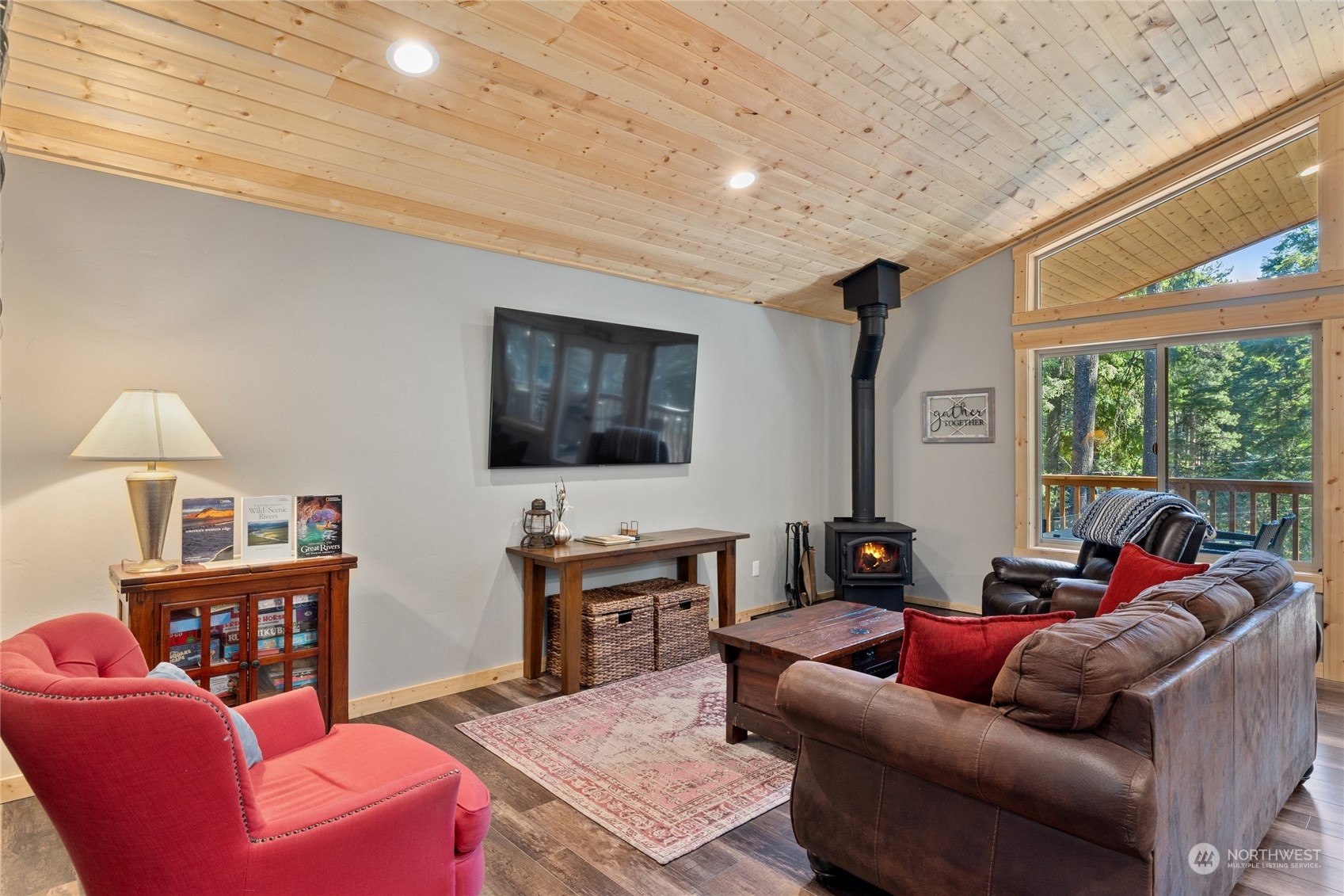 230 Easy Street Ronald, WA 98940 - Photo 9 of 40 a living room with furniture a rug and a flat screen tv