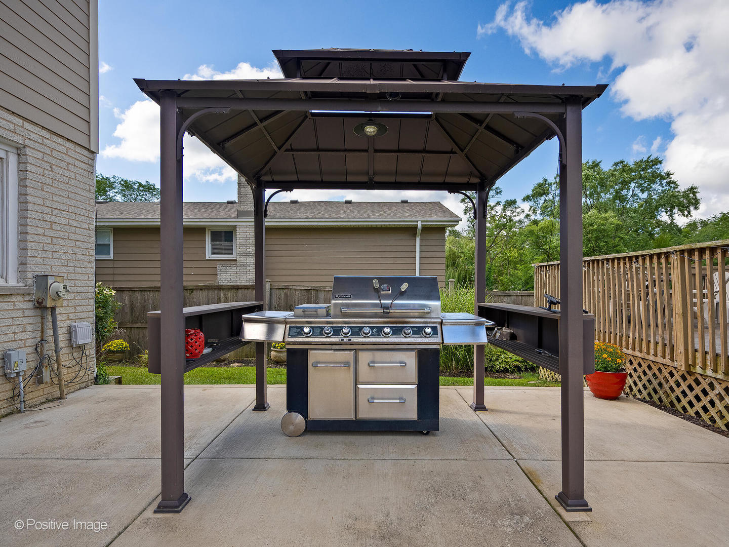 7804 Rohrer Drive Downers Grove, IL 60516 - Photo 27 of 28 a view of a chairs and table in the patio