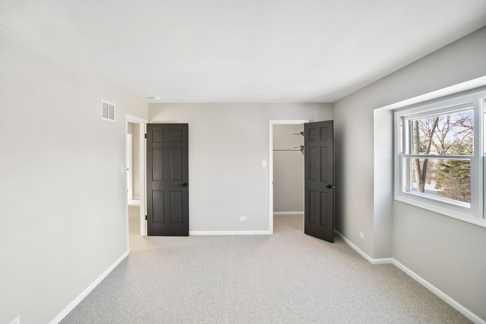3451 Ithaca Road Olympia Fields, IL 60461 - Photo 17 of 29 an empty room with windows and closet