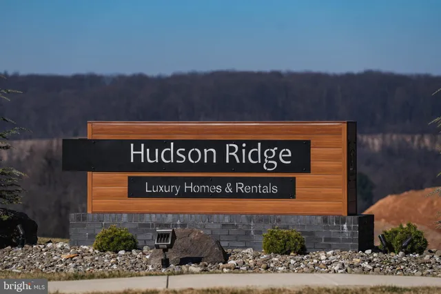 $2,100 | 10 Cadbury Drive, Red Lion, PA 17356