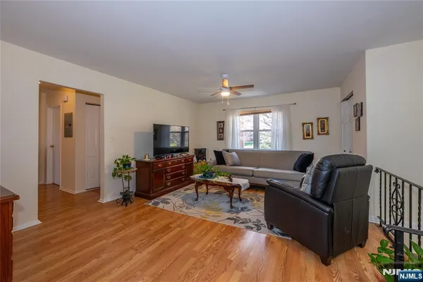$274,900 | 1146 Valley Road, Unit 2A, Wayne, NJ 07470
