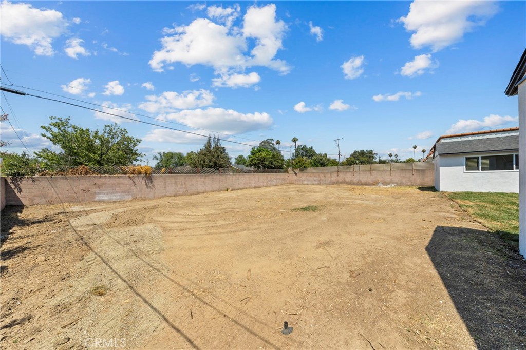 4881 Arlington Avenue Riverside, CA 92504 - Photo 34 of 37 a view of a terrace