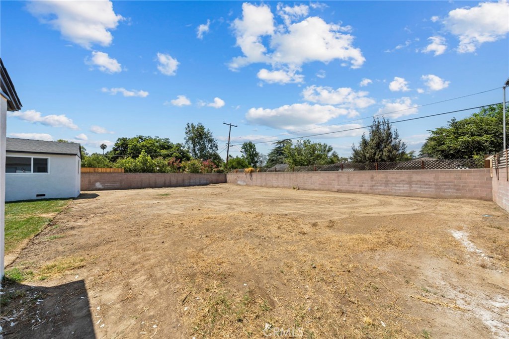 4881 Arlington Avenue Riverside, CA 92504 - Photo 36 of 37 a view of a terrace