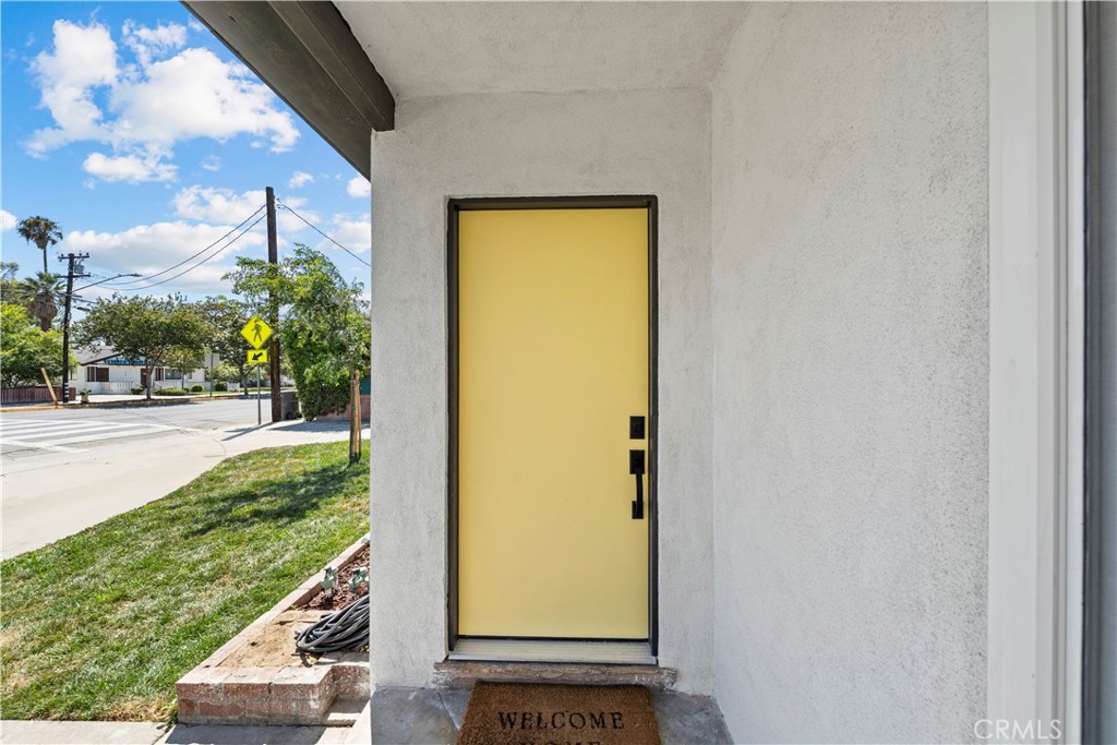 4881 Arlington Avenue Riverside, CA 92504 - Photo 5 of 37